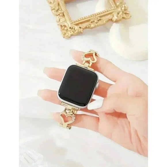 Gold-Plated Heart Apple Watch Band - Picture 1 of 4